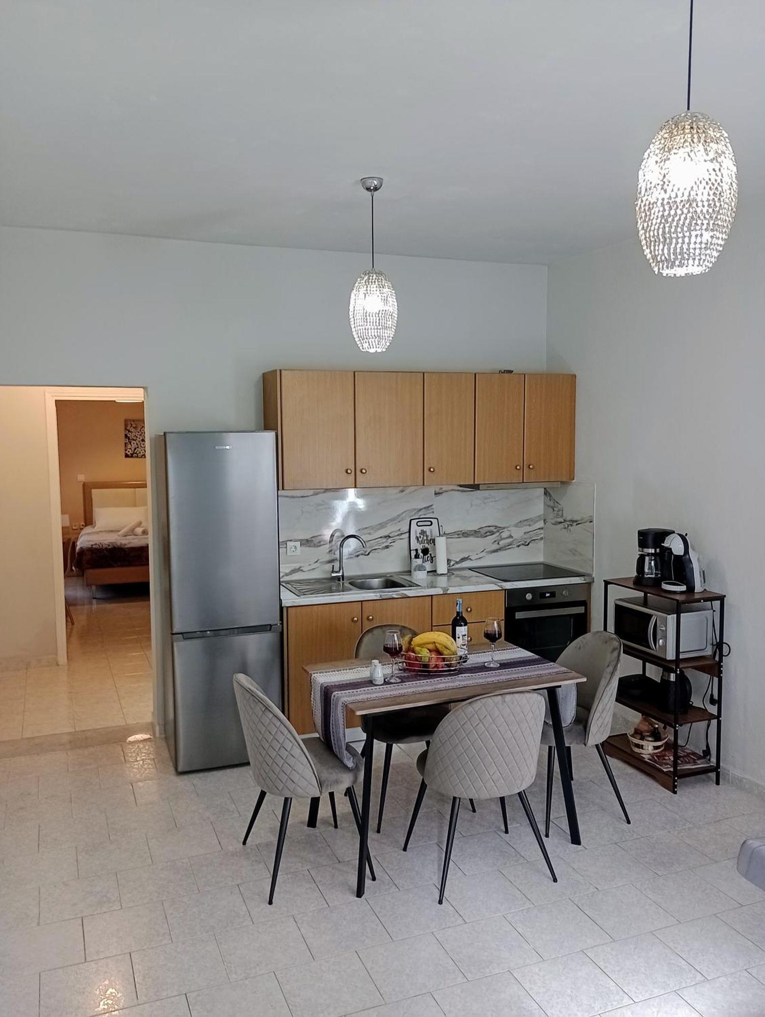 Cozy Kremasti Apartment Exterior photo